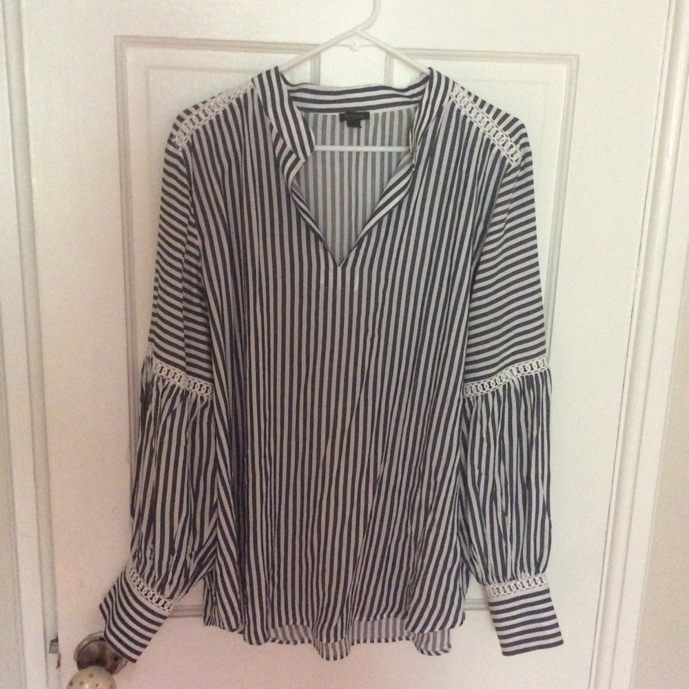 Ann Taylor Long sleeve peasant blouse